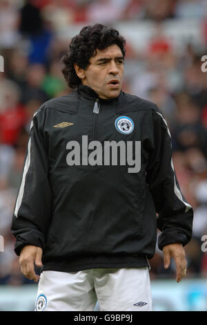 Diego Maradona während des Fußballspiels der UNICEF Soccer Aid Charity in Old Trafford, Manchester. Bild Datum: Samstag, 27. Mai 2006. Bildnachweis sollte lauten: Steve Parsons/PA Stockfoto