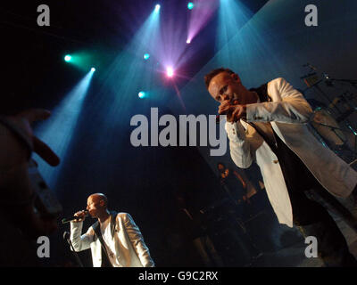 East 17 Reunion Concert, Shepherds Bush Empire - London. East 17 spielen einen Reunion-Gig im Shepherds Bush Empire, West London. Stockfoto