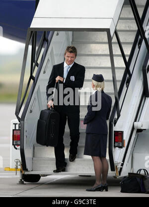 Der englische Kapitän David Beckham kommt am Flughafen Baden an. Stockfoto