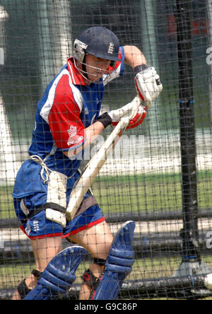 Cricket - England Übungssitzung - Lords.. Englands Paul Collingwood während einer Trainingseinheit auf dem Lord's Cricket Ground, St. John's Wood, London. Stockfoto