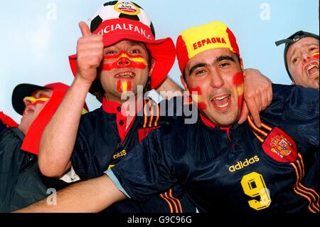 Fußball - Euro 2000 - Viertelfinale - Spanien gegen Frankreich. Spanien-Fans Stockfoto