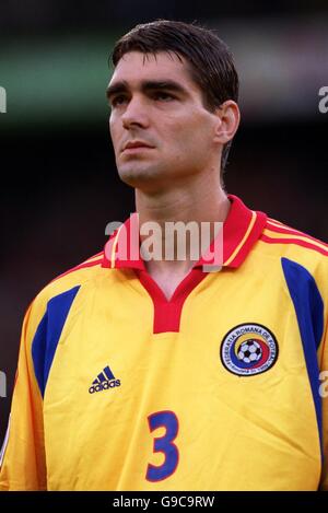 Fußball - Euro 2000 - Viertelfinale - Italien gegen Rumänien. Liviu Ciobotariu, Rumänien Stockfoto