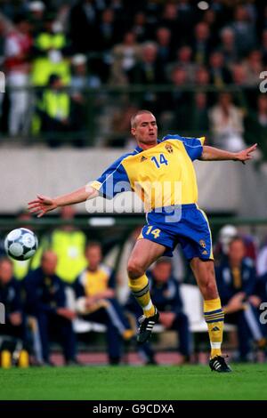 Fußball - Euro 2000 - Gruppe B - Belgien gegen Schweden. Olof Mellberg, Schweden Stockfoto