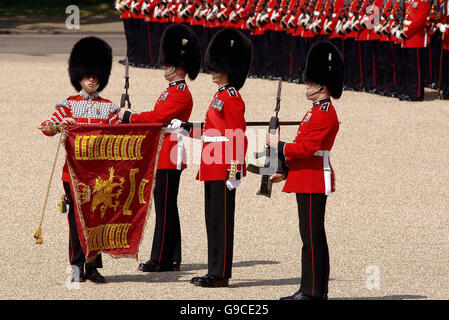 Bräuche und Traditionen - Trooping die Farbe - London Stockfoto