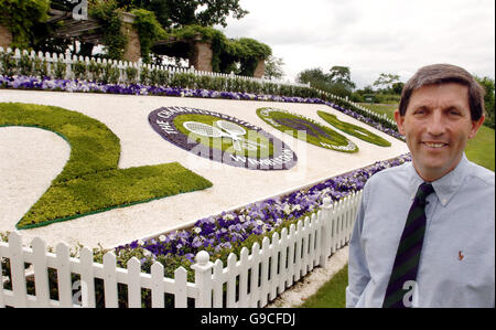 Andrew Jarrett, 48, aus Derbyshire, wer der neue Schiedsrichter für den All England Lawn Tennis Championships in Wimbledon nächste Woche auf Henman Hill abgebildet beginnen werden. Stockfoto