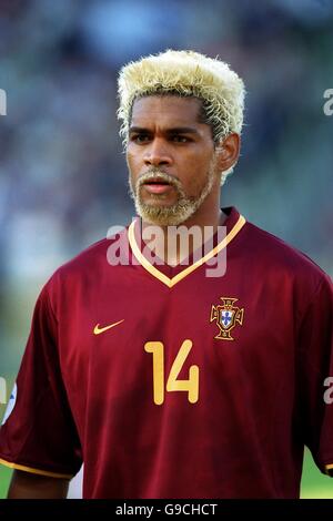 Fußball - Euro 2000 - Halbfinale - Frankreich gegen Portugal. Abel Xavier, Portugal Stockfoto