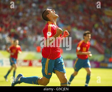 Der spanische Gutierrez Juanito feiert das Tor zum Eröffnungstreffer der Spiel Stockfoto