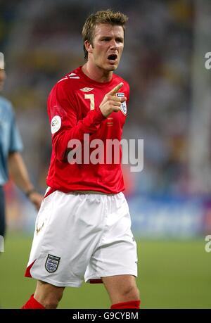 Fußball - FIFA Fußball-Weltmeisterschaft 2006 Deutschland - Gruppe B - Schweden gegen England - RheinEnergieStadion. David Beckham, England Stockfoto