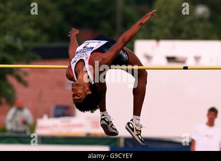 Leichtathletik - Norwich Union Challenge - Großbritannien / USA. Der britische Ben Challenger in Aktion beim Hochsprung der Männer Stockfoto