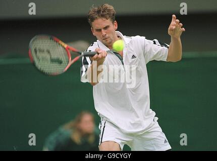 Jan-Michael Gambill in Aktion während seines Viertelfinalmatches gegen Pete Sampras Stockfoto