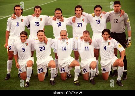 Fußball - Euro 2000 - Finale - Frankreich gegen Italien. Italienische Mannschaftsgruppe Stockfoto