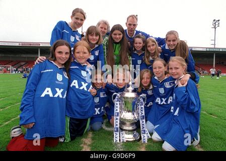 Fußball - AXA-Promi-Fußballspiel - Bescot Stadium, Walsall Stockfoto