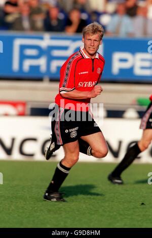 Dänischer Fußball - Faxe Kondi Ligaen - Lyngby / Esbjerg. Simon Karkov, Esbjerg Stockfoto