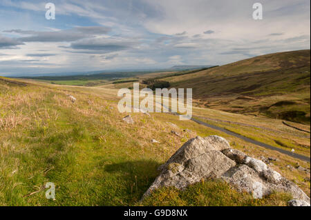 Blick ins obere Hodder von Lythe fiel Weg über Slaidburn in den Wald von Bowland, Lancashire, UK. Stockfoto