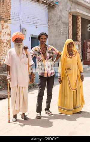 Straßenszene, Einwohner, Bera, Rajasthan, Indien Stockfoto