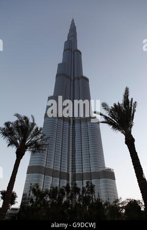 Burj Khalifa, Chalifa, 828m höchste Gebäude der Welt, Dubai, Vereinigte Arabische Emirate, Naher Osten Stockfoto