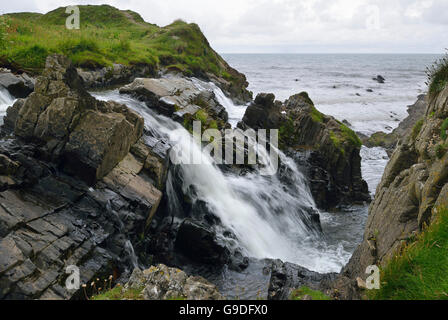 Wasserfall bei Welcombe Mund, Hartland Halbinsel North Devon Coast Stockfoto