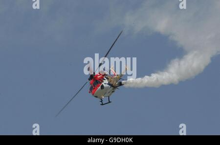 HAL Advanced Light Helicopter während das Display auf der Farnborough Airshow Stockfoto