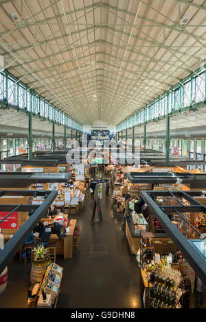 München, Deutschland - 26. März 2014: Die Schrannenhalle ist ein beliebter Lebensmittel und Gourmet-Markt in der Nähe der Viktualienmarkt in München Stockfoto