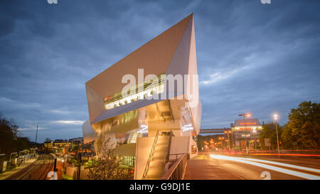 Blick auf das Porsche Museum in Stuttgart Zuffenhausen. Stockfoto