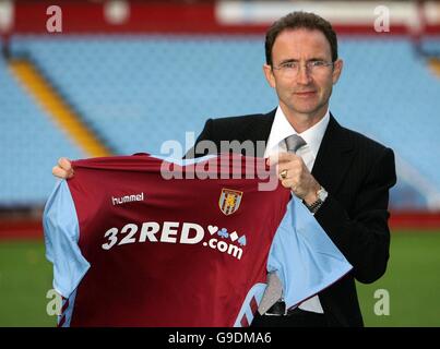 Fußball - Aston Villa Pressekonferenz - Villa Park, Birmingham Stockfoto