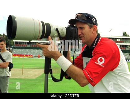 Cricket - Vierter Cornhill Versicherungstest - England gegen Westindien - Netze. England Bowler Andy Caddick konzentriert seine Aufmerksamkeit auf den Test bei Headingley Stockfoto