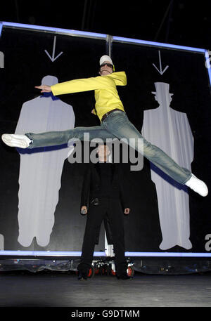 Konzert im PET Shop Boys Tower of London. The Pet Shop Boys in concert at the Tower of London, Central London. Stockfoto