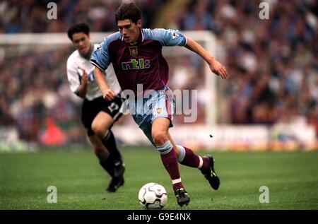 Fußball - FA Carling Premiership - Aston Villa / Derby County. Gareth Barry, Aston Villa Stockfoto