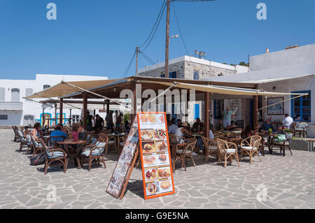 Taverne in Hauptplatz, Mandraki, Nisyros (Nissyros), die Dodekanes, Region südliche Ägäis, Griechenland Stockfoto