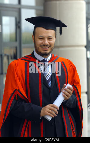 Bildung Gaddafi. Libysche Präsidentensohn Absolventen. Stockfoto