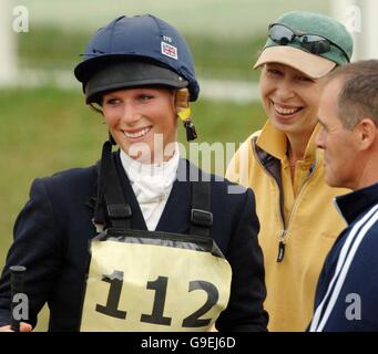 Zara Phillips schaut entspannt mit ihrer Mutter The Princess Royal beim Festival of British Eventing im Gatcombe Park. Stockfoto