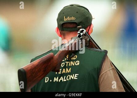 Schießen - Sydney 2000 Olympics - Männer fallen Stockfoto