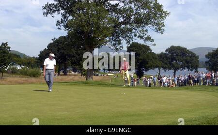 Der schottische Colin Montgomerie verpasst beim ersten Grün während der Barclays Scottish Open am Loch Lomond die Chance auf einen Birdie. Stockfoto