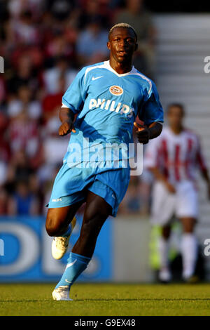 Fußball - freundlich - Stoke City / PSV Eindhoven - Britannia Stadium. Arouna Kone, PSV Eindhoven Stockfoto