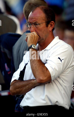 Fußball - freundlich - Stoke City / PSV Eindhoven - Britannia Stadium. Tony Pulis, Stoke City Manager Stockfoto