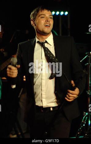 Das ehemalige Busted-Mitglied Matt Willis tritt auf der Launch-Party des neuen kommerziell freien tv-Musikkanals "Bubble Hits" im Soho Hotel im Zentrum von London auf. Stockfoto