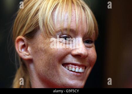 Der irische Athlet und Medaillenhoffnung Derval O'Rourke spricht mit den Medien während einer Pressekonferenz im Conrad Hotel, Dublin im Vorfeld der bevorstehenden Spar Leichtathletik-Europameisterschaften in Göteborg nächste Woche. Stockfoto