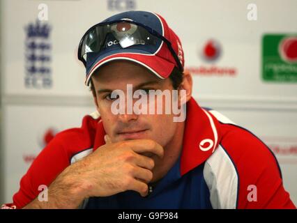 England Kapitän Andrew Strauss während einer Pressekonferenz in The Brit Oval, Kennington, London. Stockfoto
