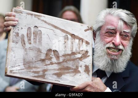 Dubliners Frontmann mit Bronzeguss geehrt Stockfoto