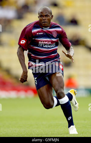 Fußball - freundlich - Watford / Chievo Verona - Vicarage Road Stadium. Victor Nsofor Obinna, Chievo Stockfoto