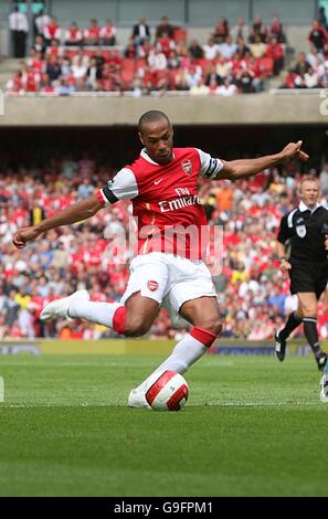 Fußball - FA Barclays Premiership - Arsenal / Aston Villa - Emirates Stadium. Thierry Henry, Arsenal Stockfoto