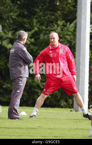 Fußball - FIFA World Cup 2006-Qualifikation - Gruppe Six - Wales Schulung Stockfoto