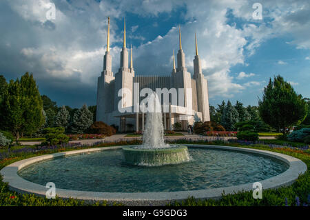 Blick auf den Brunnen in den Gärten von der Kirche Jesu Christi der Heiligen der letzten Tage Stockfoto