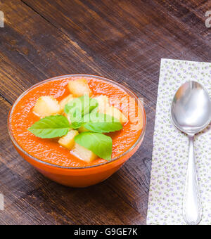 Traditionelle spanische Cols Creme Suppe Gazpacho, rustikale Food-Fotografie Stockfoto