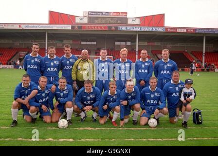 Fußball - AXA-Promi-Fußballspiel - Bescot Stadium, Walsall Stockfoto