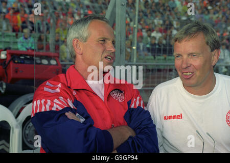 Fußball - 1992 UEFA European Football Championship - Achtelfinale - Niederlande gegen Dänemark - Göteborg Stockfoto