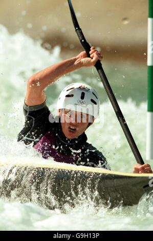 Kanusport - Olympische Spiele 2000 in Sydney - Finale des K1-Slaloms der Frauen. Danielle Woodward, Australien Stockfoto