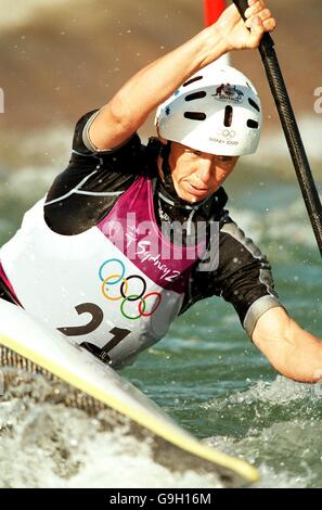 Kanusport - Olympische Spiele 2000 in Sydney - Finale des K1-Slaloms der Frauen. Danielle Woodward, Australien Stockfoto