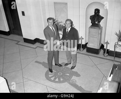 Fußball - Football League Division One - Jim Furnell unterschreibt für Arsenal - Highbury Stockfoto