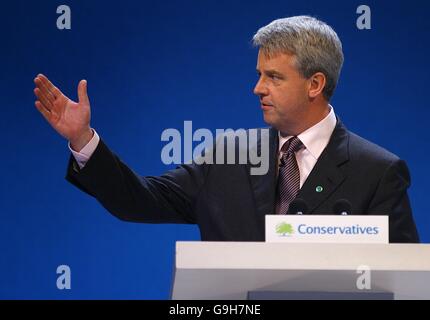 Der Schatten-Staatssekretär für Gesundheit Andrew Lansley spricht bei Die Konferenz Stockfoto